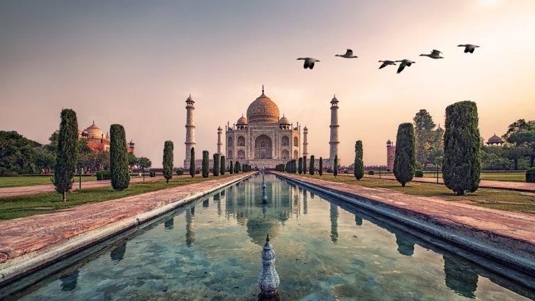 O Taj Mahal está ameaçado pela subida das águas de um rio local